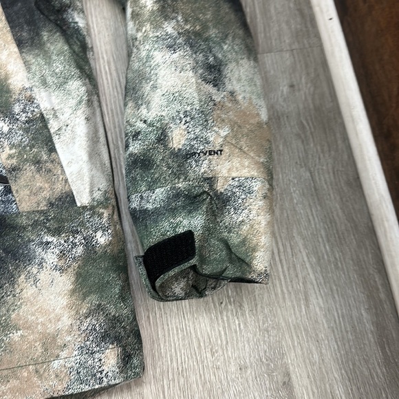 The north face Men’s Clement Triclimate® Jacket Pine Needle Faded Dye Camo Print - Picture 5 of 10